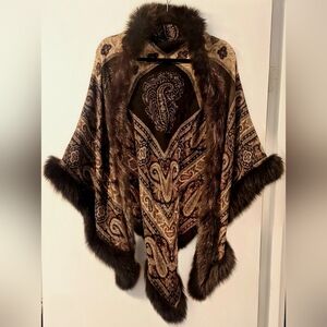 Elegant Paisley Faux Fur Trimmed Shawl